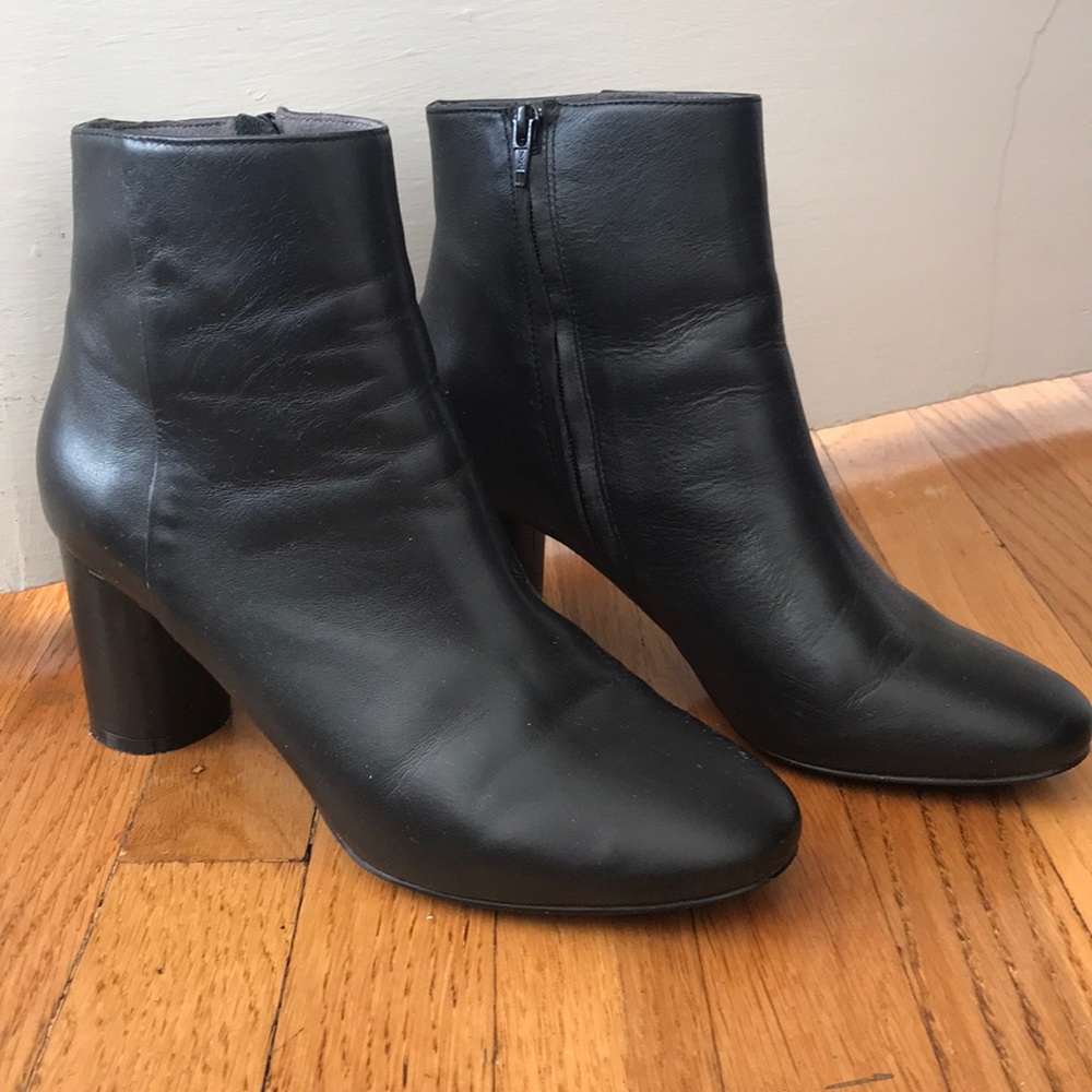 Banana Republic Black Leather Booties Sz 7